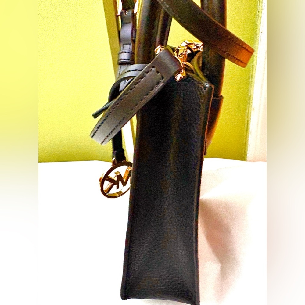 Michael Kors Mercer Extra-Small Pebbled Leather Crossbody Bag - Picture 6 of 10